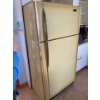 Image 1 : Cold spot fridge works 65 inches tall 32 inches wide 29 inches deep