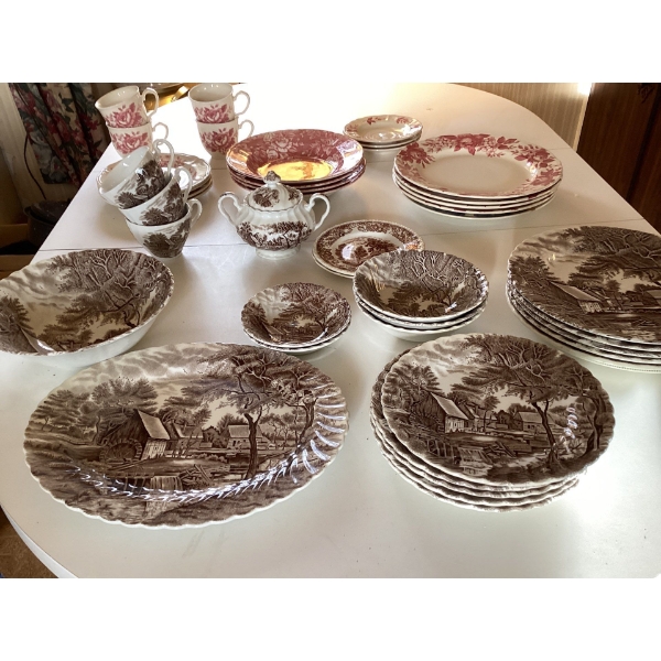 pieces from the Myott Royal Mail dinnerware collection. 