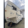 Image 2 : 29 foot Kustom Koach fifth wheel with one slide out, comes with owners manual, fifth wheel included 