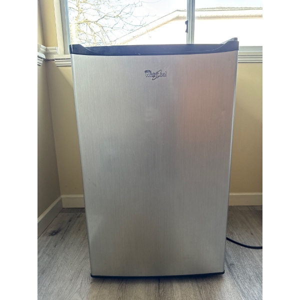 Whirlpool mini fridge