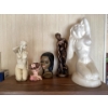 Image 1 : sculptures of women, naked.