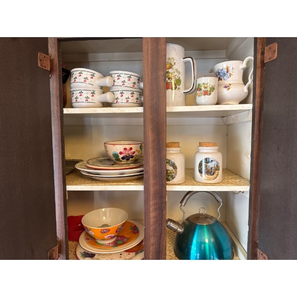 ALL ITEMS  LEFT SIDE KITCHEN CABNETS 