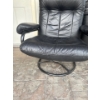 Image 2 : Comfy Black leather swivel chair
