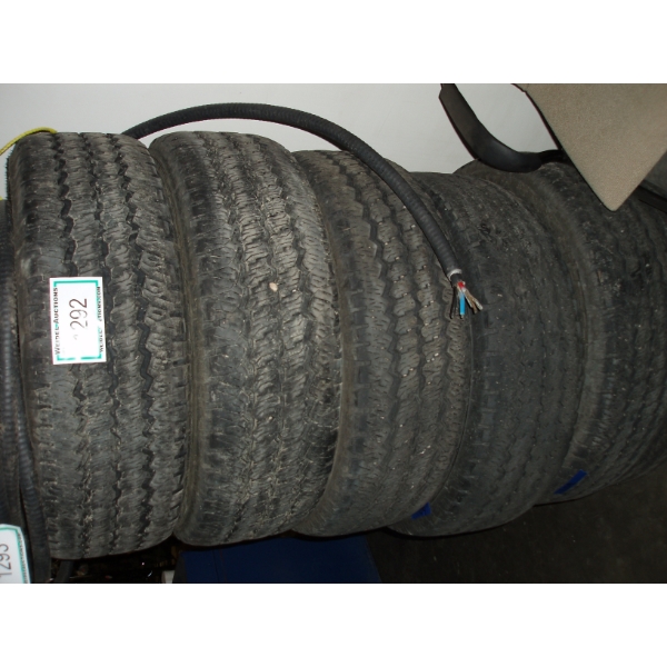 Lot of 6 - Bridgestone Dueler A/T 275 x 70R 18, Tires