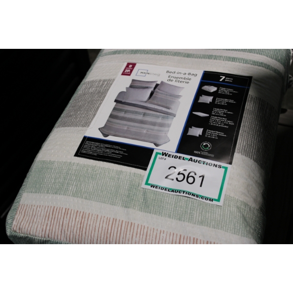 DOUBLE Bed In A Bag 7 pc Quilt Set, green/grey/pink