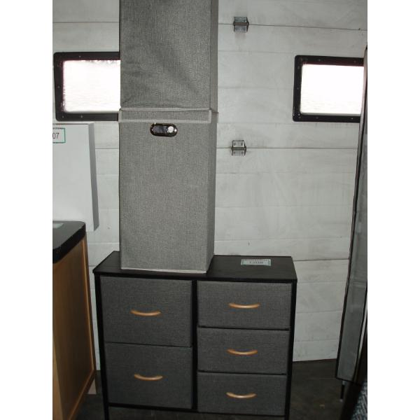 YITA Home Dresser, 5 drawer c/w 2 grey laundry baskets