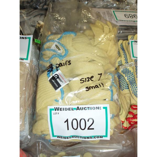 Lot of 12, size SM, Gardening Gloves