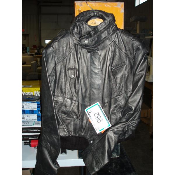 ELZEIN Women's Black Fitted Leather Jacket - size L