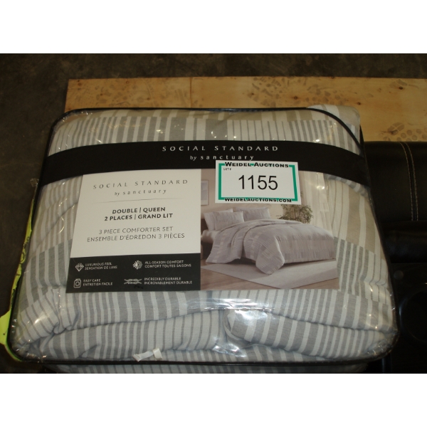 Double/Queen 3 pc Comforter Set, grey/white striped