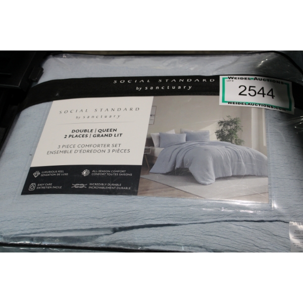 DOUBLE/QUEEN 3pc Comforter Set, light blue