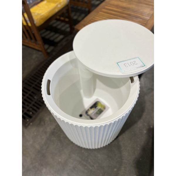 Veradek Chill Side Table