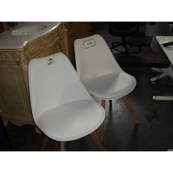 Set of 2 Moustache White Chairs