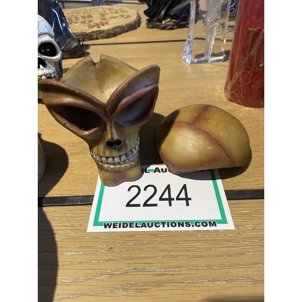Alien Skull Jewellery Holder