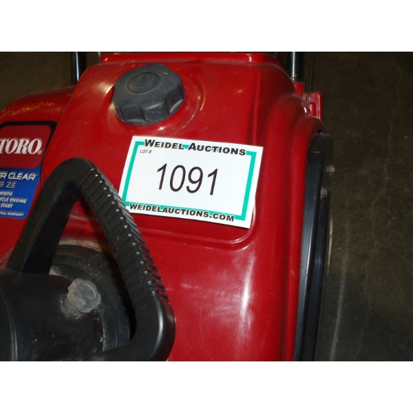 TORO 18" width 4 cycle engine electric start Snow Blower