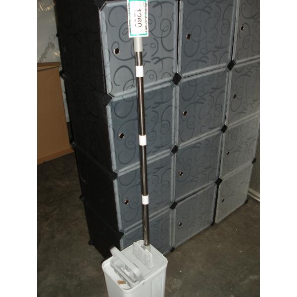 Living Basics Flat Mop and bucket with ringer system