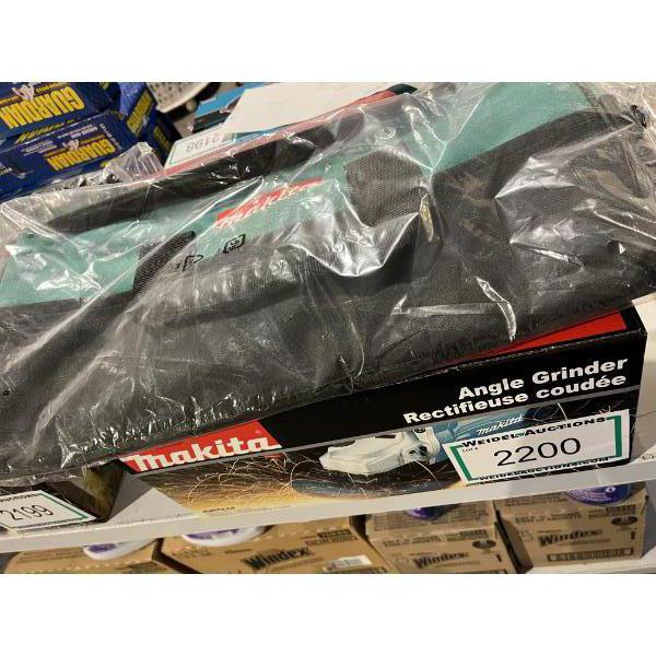Mikita Angle Grinder with Carrying Case