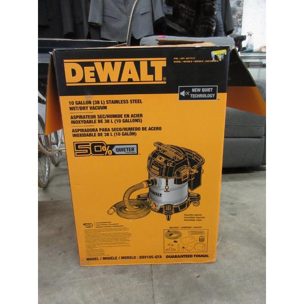 DeWalt Stainless Steel Wet/Dry Shop Vac in Box