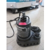 Image 1 : Mastercraft Submersible Utility Pump - 1/2 HP