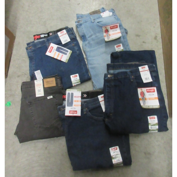 5 New Pairs of Men's Wrangler Jeans with Tags