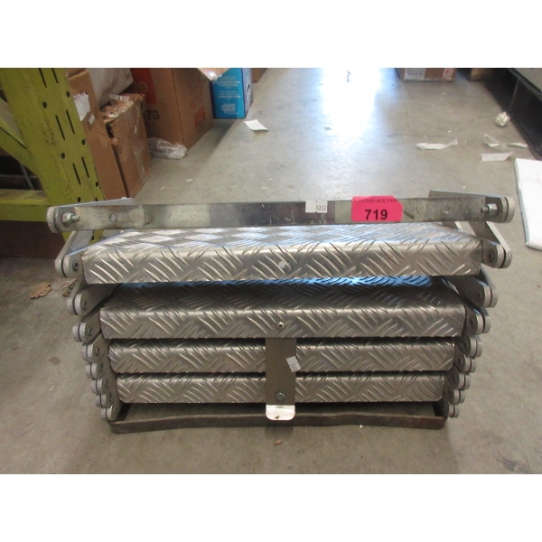 Dimond Plate Expandable Step - 4 Steps