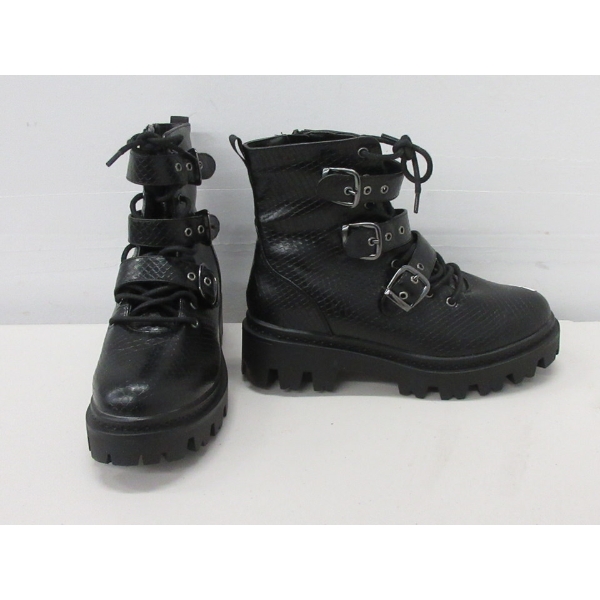 2 Pairs of Ladies Vero Moda Vmtoni Boots