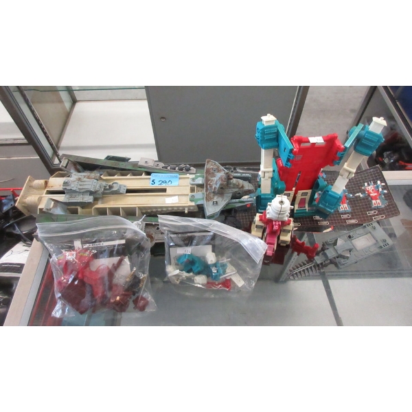 5Piece Lot of Vintage 1980s Transformer & Other Toy