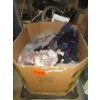 Image 1 : Skid of Clothing and Soft Household Goods