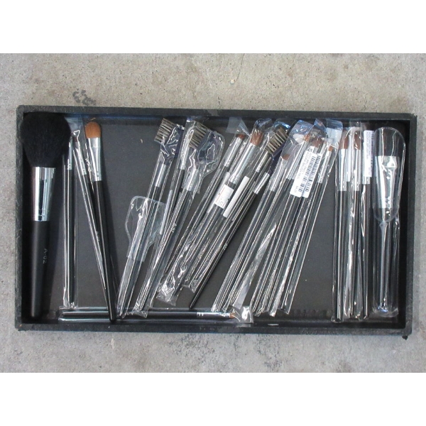 20 Assorted New Adora Makeup Brushes