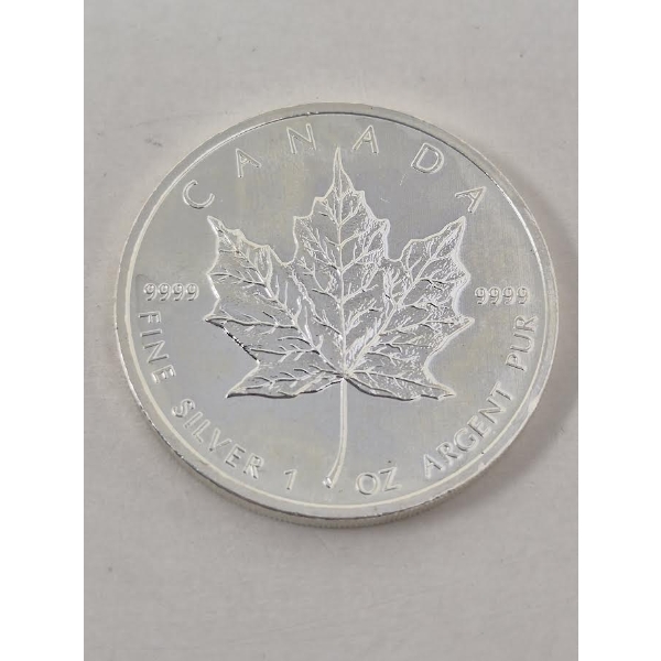 1 Oz .9999 Silver 2011 Canada Maple Leaf Coin 