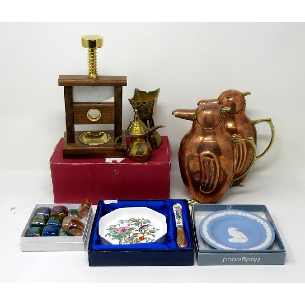 8 Assorted Collectibles and Décor 