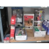 Image 1 : 8 Piece Lot of Christmas Decorations & Lights