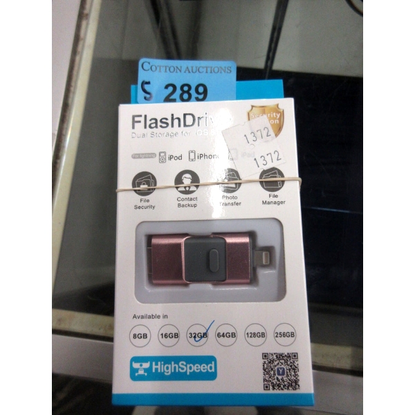 5 New 32GB Flash Drives for Apple Products - Pink