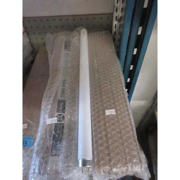 24 New San Xing Fluorescent Tube Lights