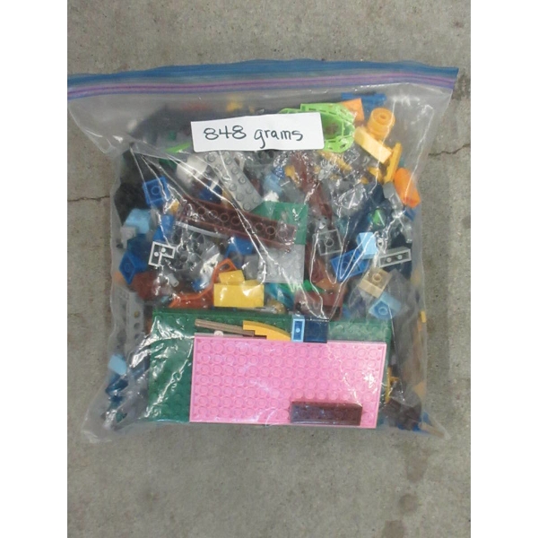 848 Gram Bag of Assorted Lego Pieces