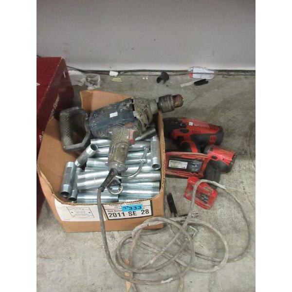 4 Piece Lot of Tools & Threaded Pipe Connectors