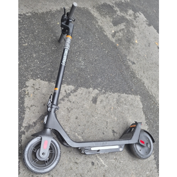Customer Return Electric Scooter-Dead Battery