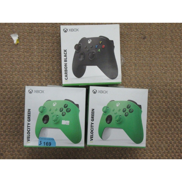3 Xbox One Wireless Controllers - 2 Green & 1 White