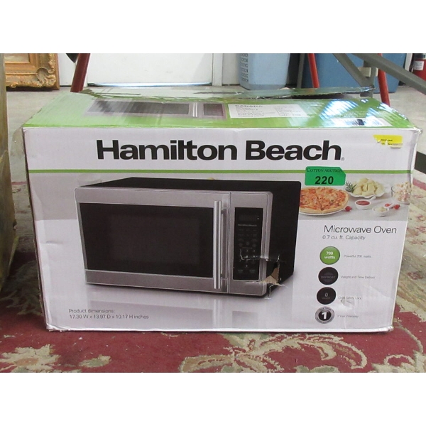 Hamilton Beach 0.7 Cu Ft  Microwave Oven 
