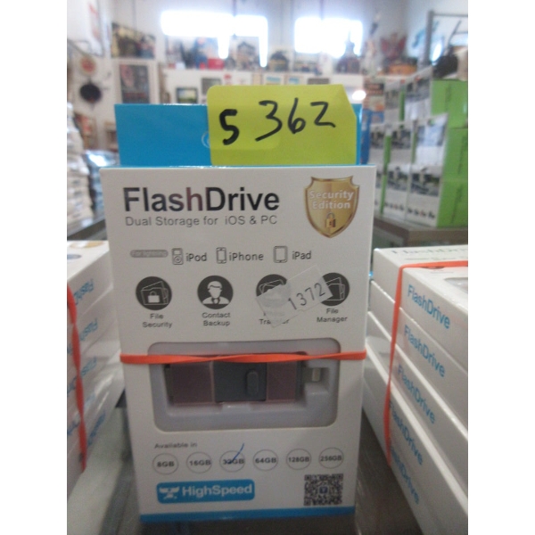 5 New 32GB Flash Drives for Apple Products - Pink