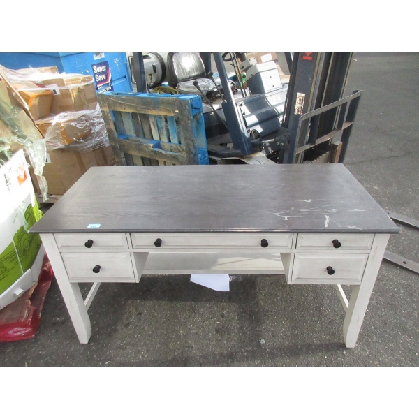 Bayside Desk with Pull-Out Keyboard Tray