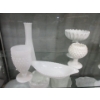Image 2 : 10 Piece Lot of Milk Glass Collectibles