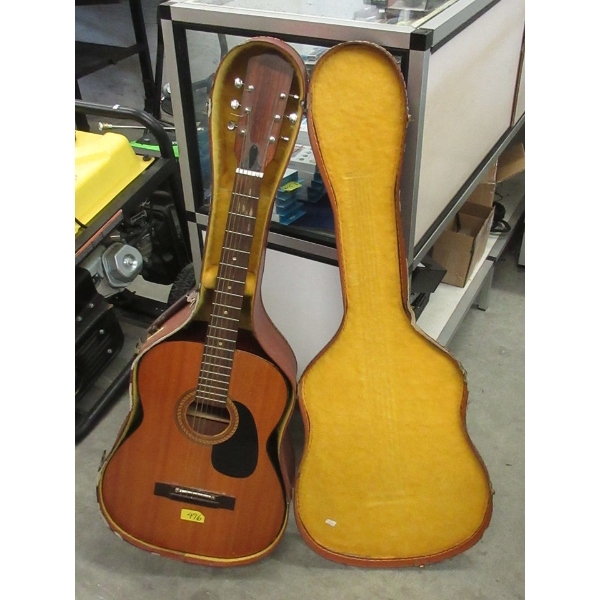 Acoustic Guitar in Hard Case 