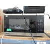 Image 2 : Microwave, Hot Plate & 12 V Car Container