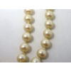 Image 2 : Vintage 36" Strand of Hand Knotted 7.8 mm Pearls