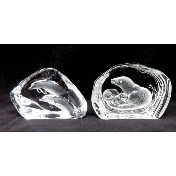 1 Mats Jonasson & 1 Dartington Crystal Paperweight