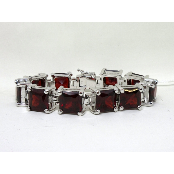 .925 Sterling Silver Garnet Crystal Bracelet