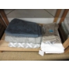 Image 1 : 16 Assorted Bath and Hand Towels 