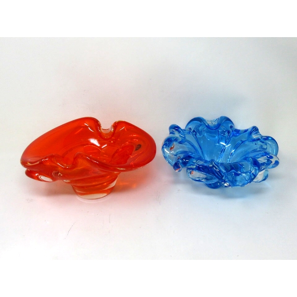 2 Mid-Century Art Glass Centerpiece Bowls