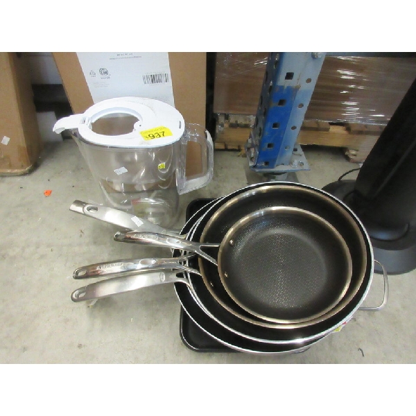 7 Piece Lot of Cookware & Water Pitcher