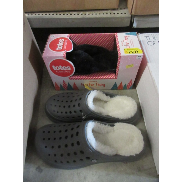 2 Pairs of Customer Return Slippers 